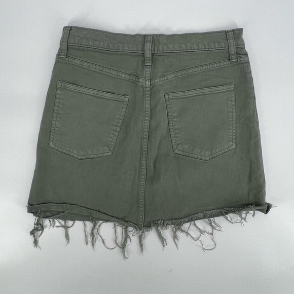 GAP Denim Sage Green Frayed Hem Jean Mini Skirt Size 27 Women’s - Picture 3 of 7